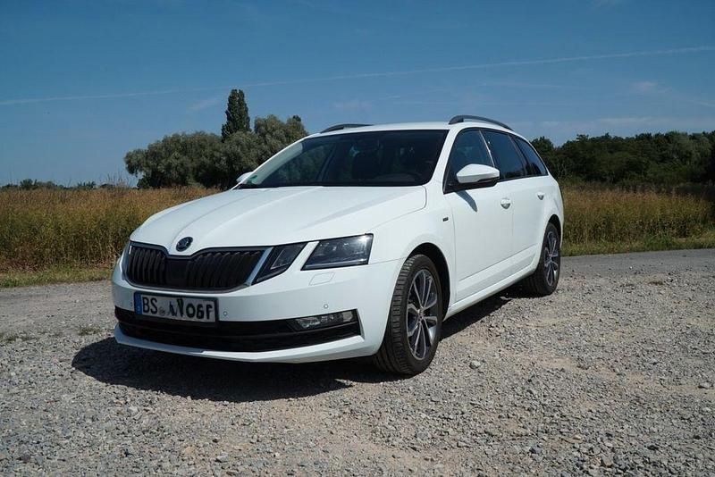 Weiß Gebraucht 2017 Skoda Octavia Drive Kombi | 11.990 € (Guter Preis) - Bild 1/4