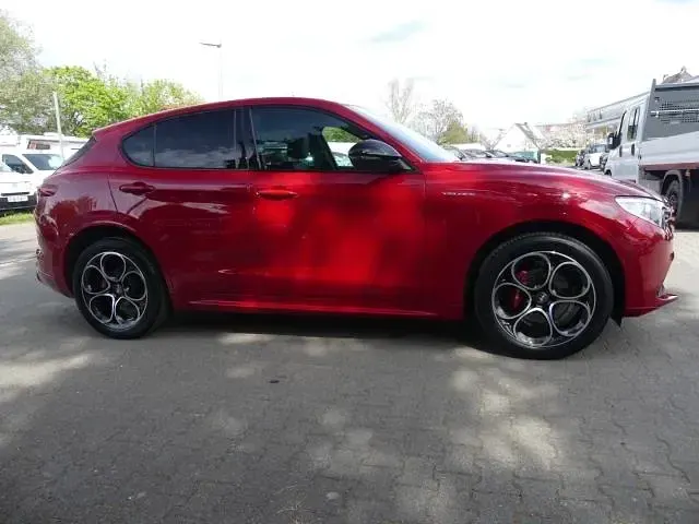 Gebraucht Alfa Romeo Stelvio Veloce 209 PS (153 kW) 2022 Rot SUV