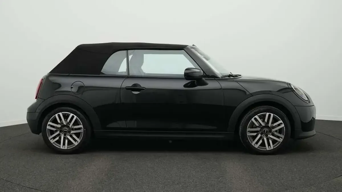 Gebraucht Mini Cooper Cabriolet Classic 163 PS (119 kW) 2025 Schwarz Cabrio