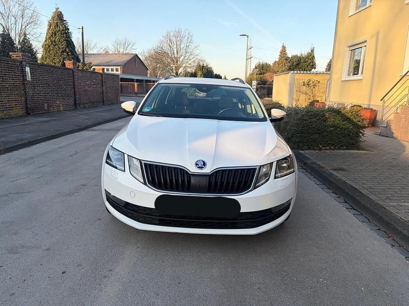 Gebraucht Skoda Octavia Soleil 120 PS (88 kW) 2019 Weiß Kombi