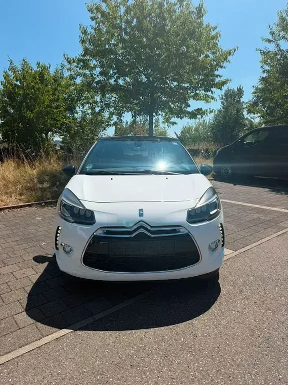 Gebraucht Citroën DS3 So Chic 110 PS (80 kW) 2015 Weiß Kleinwagen