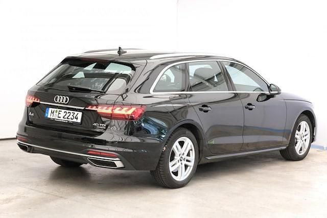 Gebraucht Audi A4 Ambiente 204 PS (150 kW) 2021 Schwarz metallic Kombi