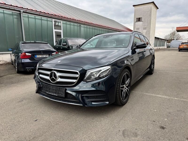 Grün Gebraucht 2017 Mercedes E350 AMG Kombi | 20.999 € (Superpreis) - Bild 1/4