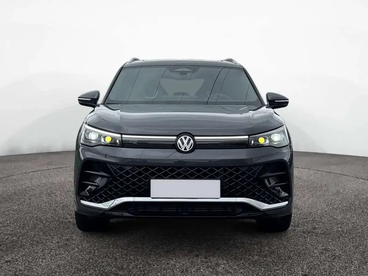 Neu VW Tiguan R-line 150 PS (110 kW) 2026 Delfingrau SUV