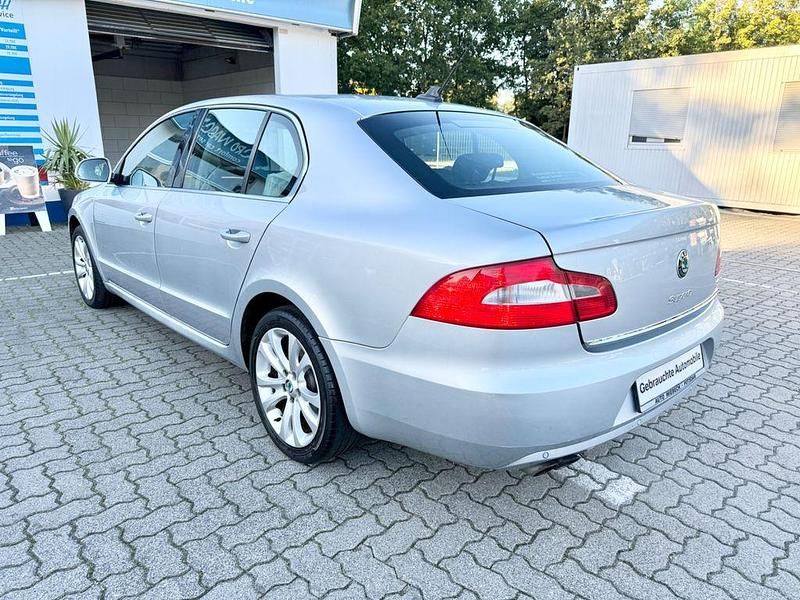 Gebraucht Skoda Superb Ambition 160 PS (117 kW) 2008 Silber Limousine
