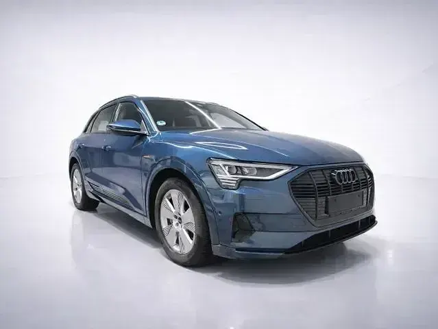 Używany Audi e-tron Advanced Plus 300 kW (408 KM) 2022 Niebieski SUV