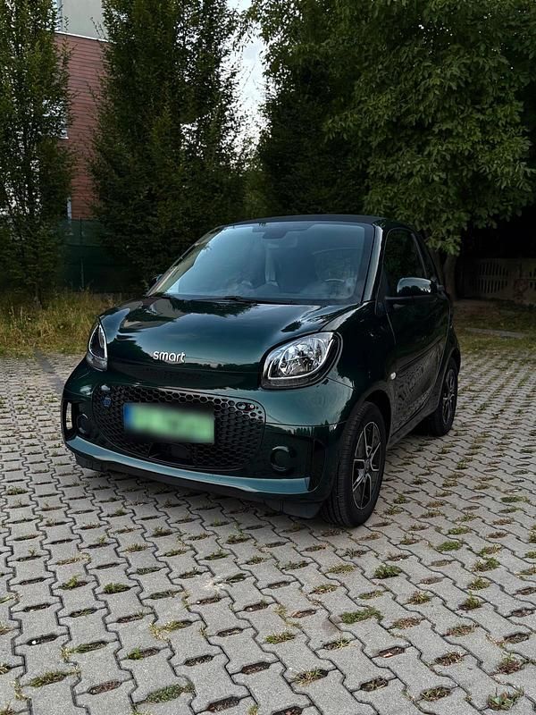 Grün Gebraucht 2021 Smart ForTwo Electric Drive Prime Kleinwagen | 8.900 € (Guter Preis) - Bild 1/4