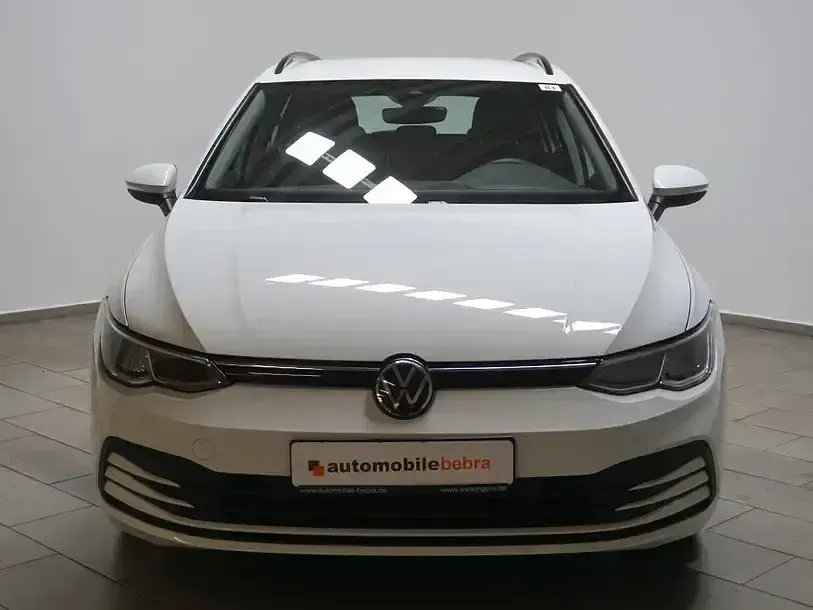 Gebraucht VW Golf VIII Life 150 PS (110 kW) 2021 Weiß Kombi