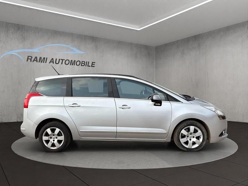 Gebraucht Peugeot 5008 150 PS (110 kW) 2012 Silber Van / Kleinbus