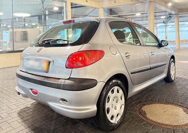 Gebraucht Peugeot 206 75 PS (55 kW) 2005 Grau Kleinwagen