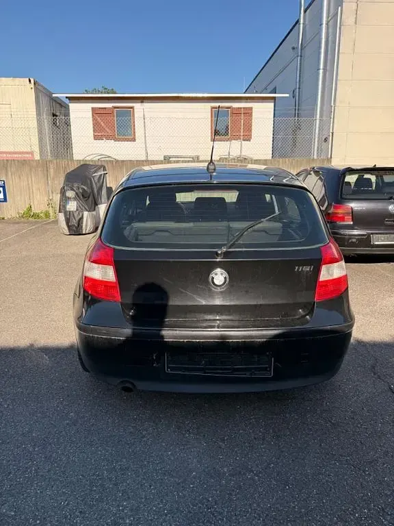 Gebraucht BMW 118 129 PS (94 kW) 2005 Schwarz Kleinwagen