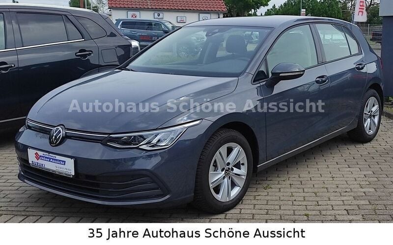 Grau Gebraucht 2024 VW Golf VIII Life Limousine | 22.390 € (Guter Preis) - Bild 1/4