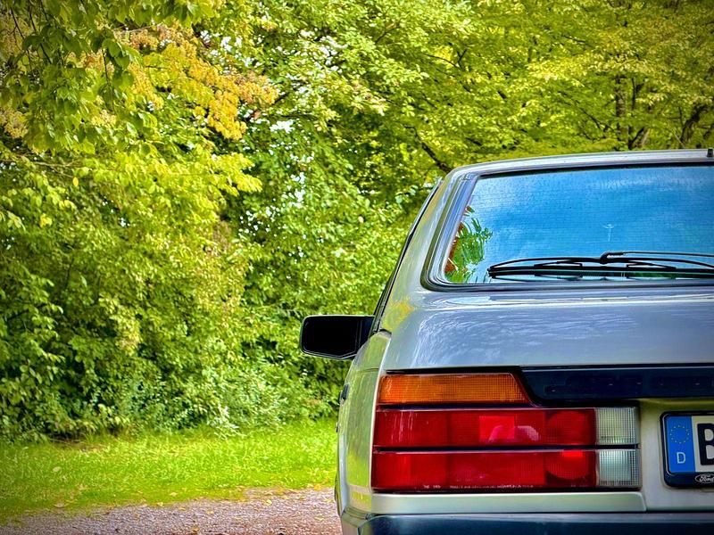 Gebraucht Mazda 626 101 PS (74 kW) 1984 Silber Limousine