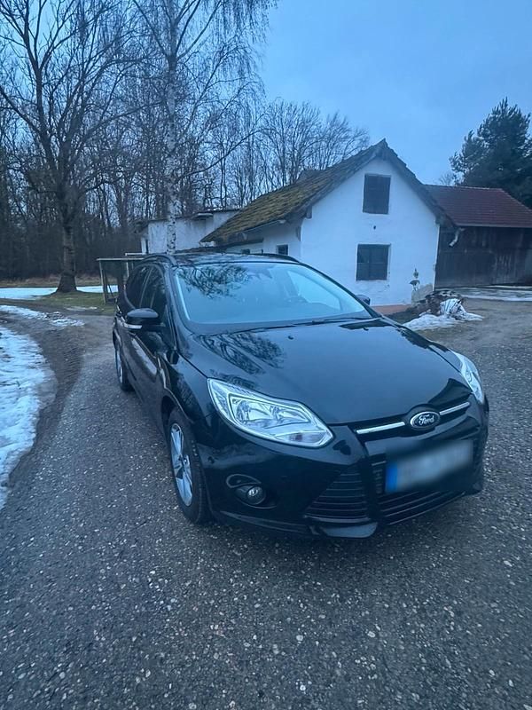 Gebraucht Ford Focus 125 PS (91 kW) 2014 Schwarz Kombi