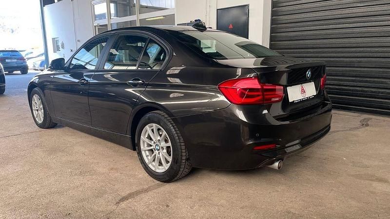 Gebraucht BMW 318 Advantage 150 PS (110 kW) 2015 Braun Limousine