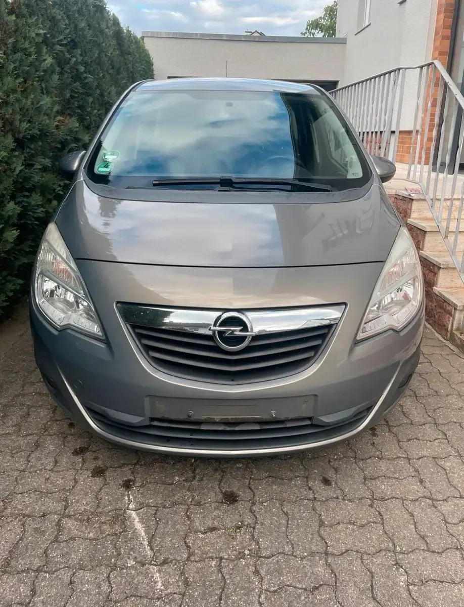 Gebraucht Opel Meriva 140 PS (102 kW) 2011 Silber Van / Kleinbus