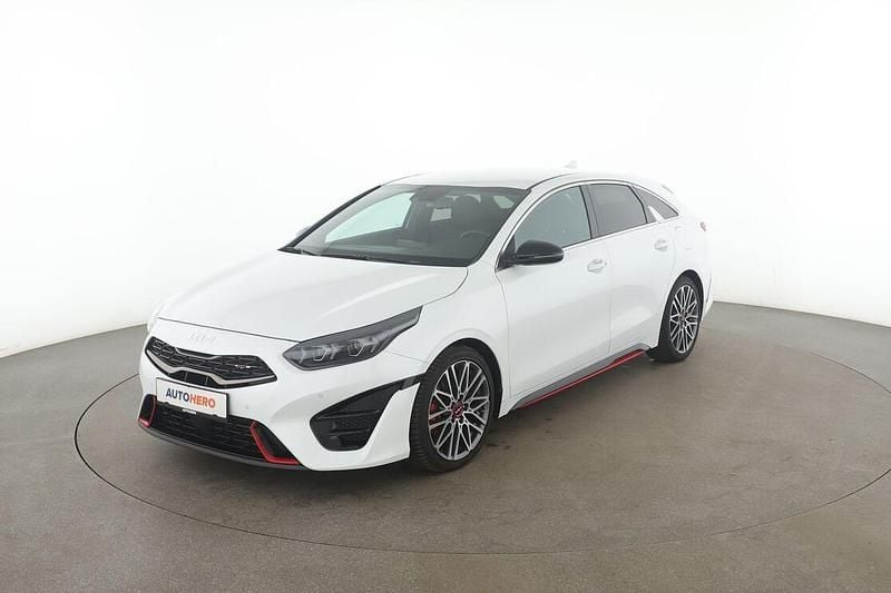 Weiß Gebraucht 2022 Kia ProCeed Kleinwagen | 25.310 € (Fairer Preis) - Bild 1/3