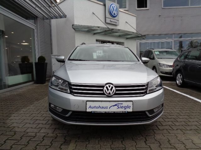 Gebraucht VW Passat 140 PS (102 kW) 2013 Silber metallic Kombi