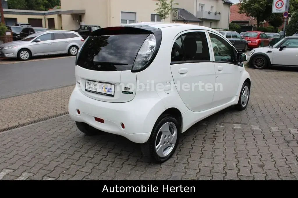 Gebraucht Mitsubishi i-MiEV 49 kW (67 PS) 2011 Weiß Kleinwagen
