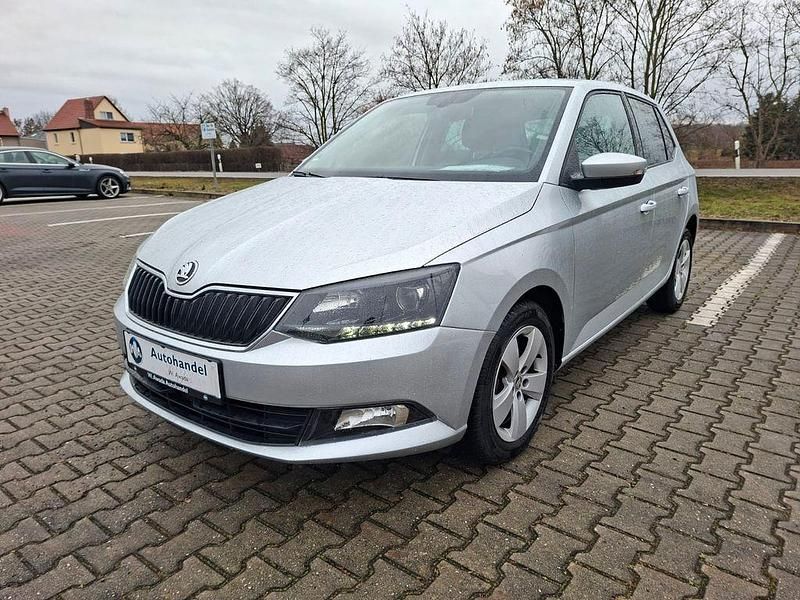 Gebraucht Skoda Fabia Ambition 75 PS (55 kW) 2015 Silber Limousine