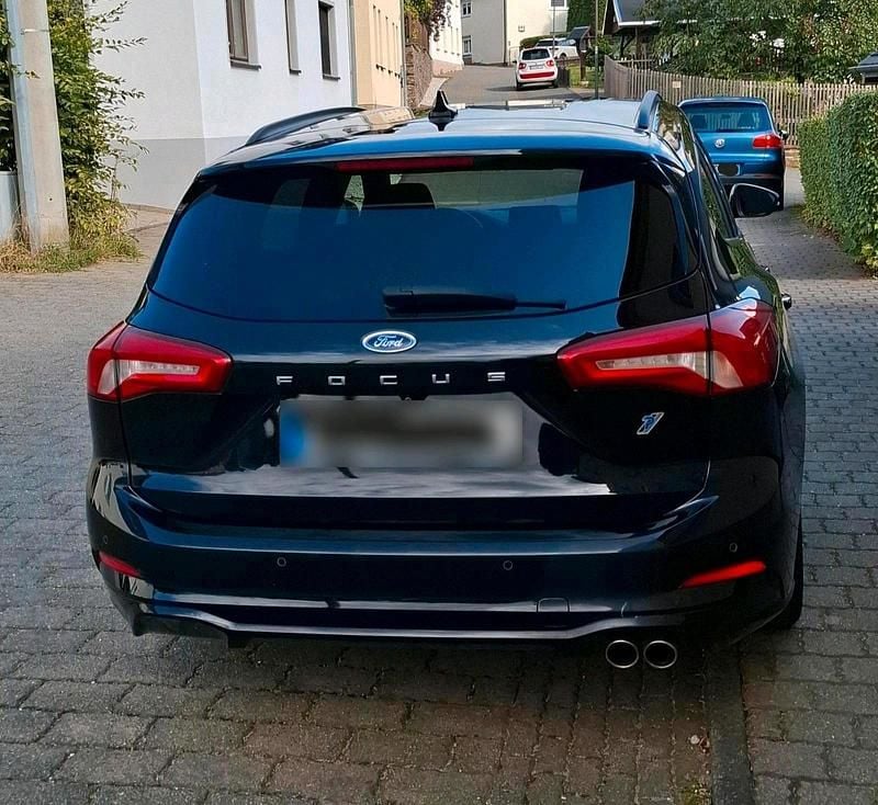 Gebraucht Ford Focus ST-Line 120 PS (88 kW) 2018 Schwarz Kombi