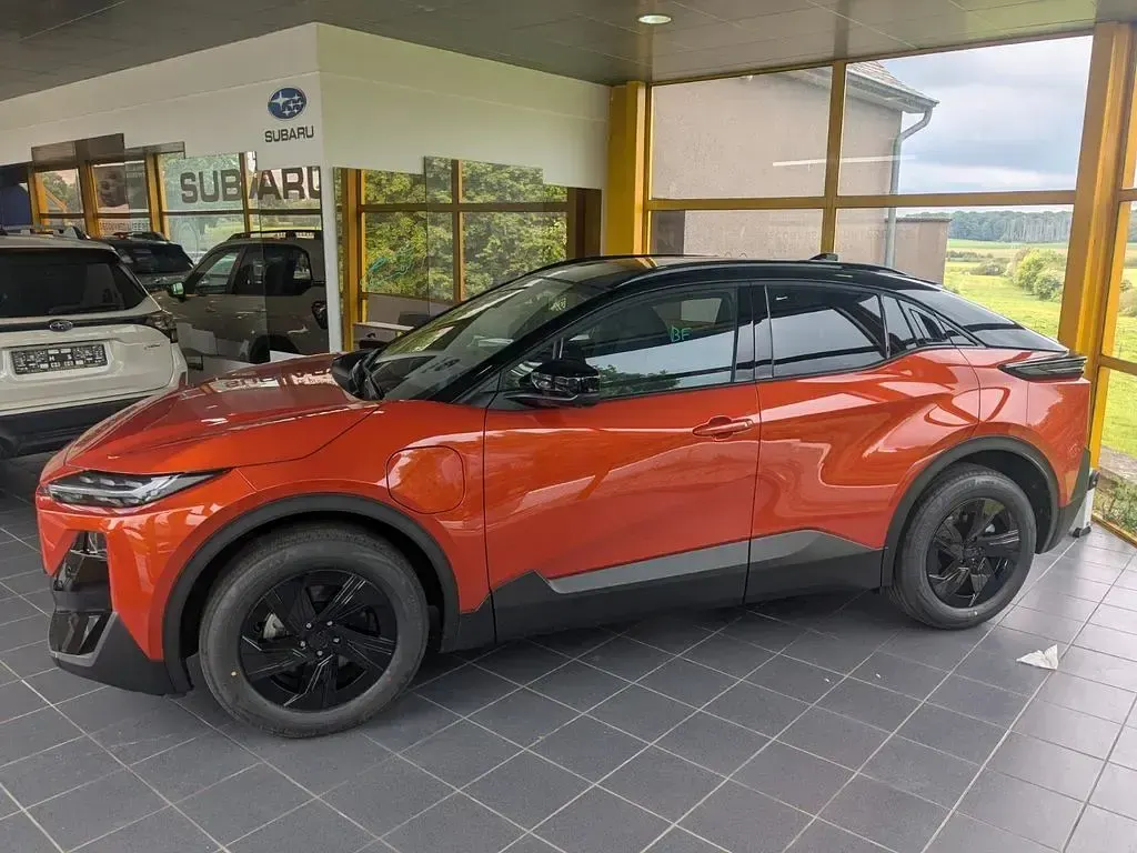 Neu Subaru Uncharted 166 kW (227 PS) 2026 Orange SUV