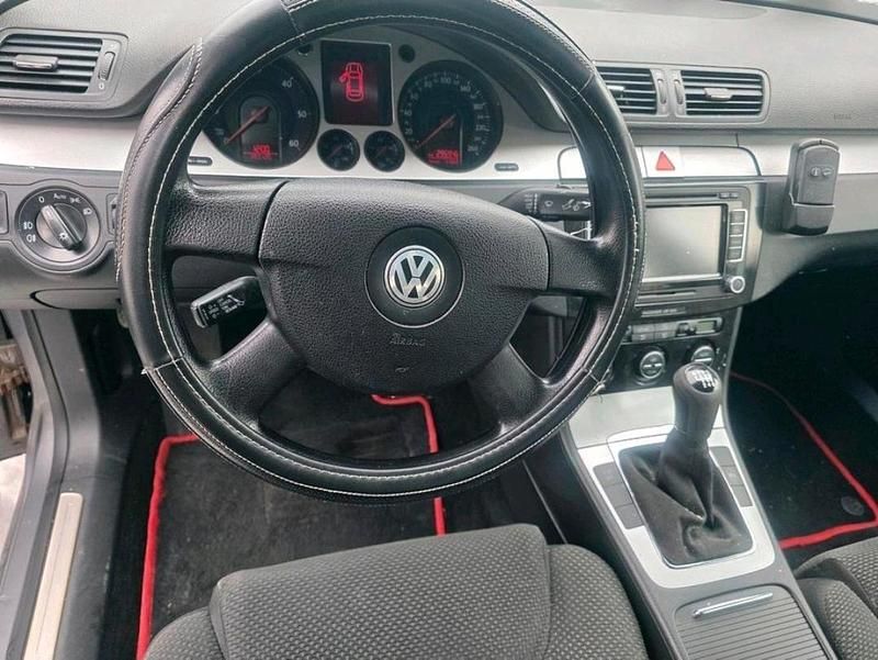 Gebraucht VW Passat 140 PS (102 kW) 2008 Grau Limousine