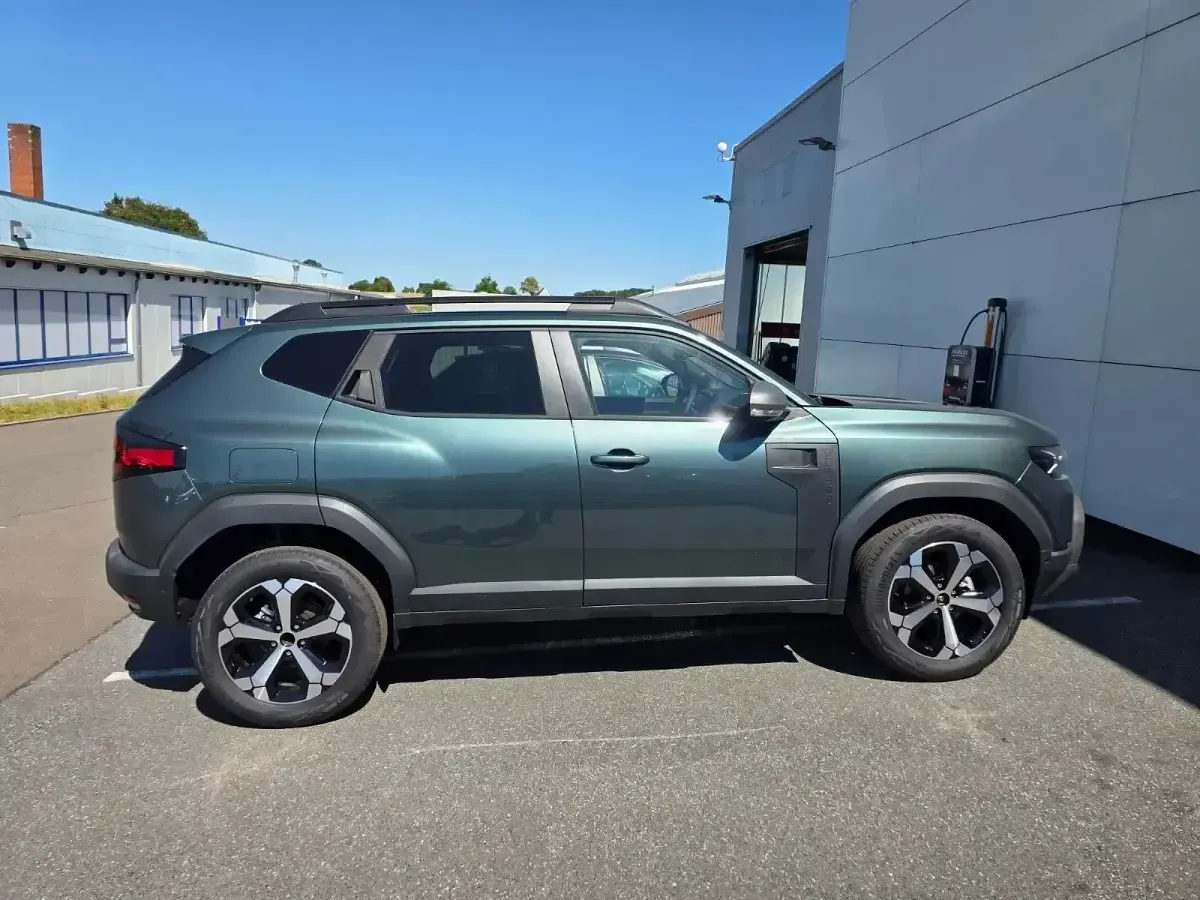 Neu Dacia Duster 122 PS (89 kW) 2026 Grün SUV