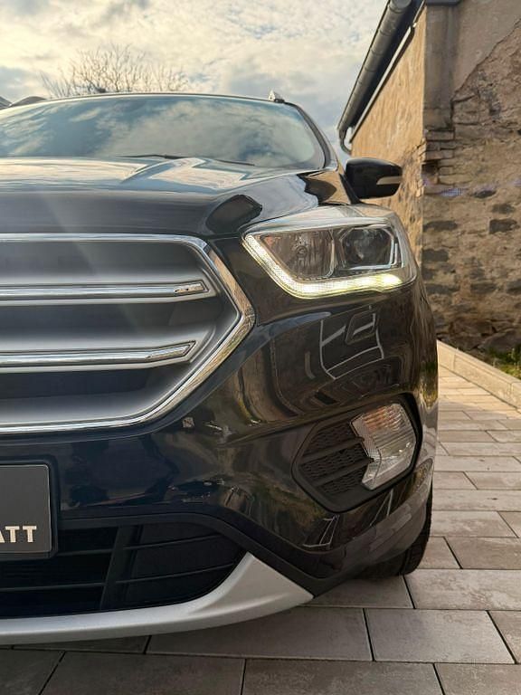 Gebraucht Ford Kuga Titanium 150 PS (110 kW) 2017 Schwarz SUV