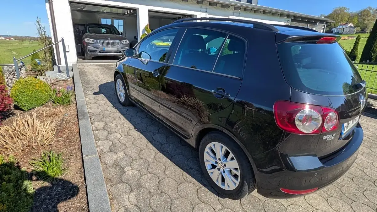 Second-hand VW Golf VII 105 CP (77 kW) 2013 Negru Hatchback