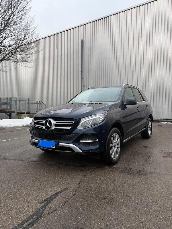 Gebraucht Mercedes GLE250 204 PS (150 kW) 2017 Blau SUV