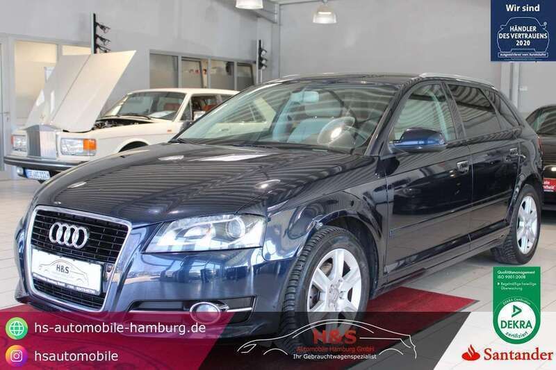 Tiefseeblau perleffekt Gebraucht 2012 Audi A3 Sportback Attraction Kombi | 9.580 € (Fairer Preis) - Bild 1/4