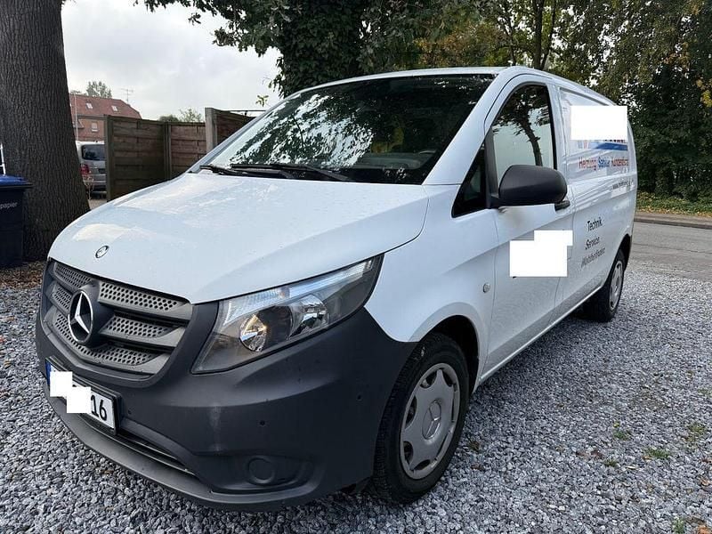 Weiß Gebraucht 2015 Mercedes Vito Van / Kleinbus | 9.990 € - Bild 1/4