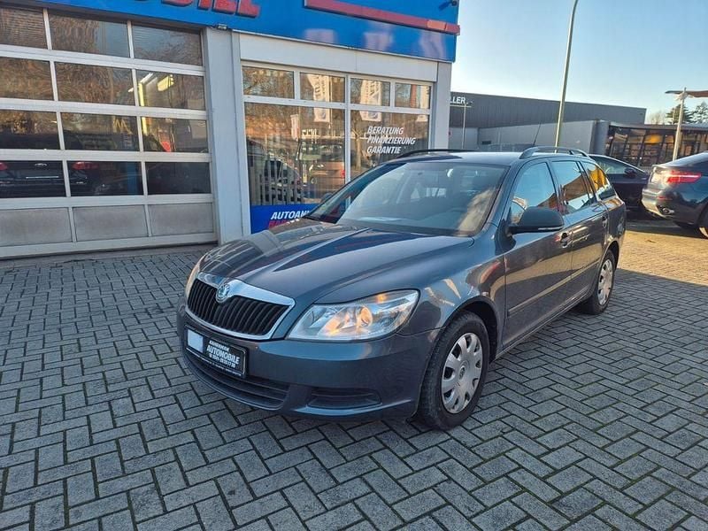 Gebraucht Skoda Octavia Classic 105 PS (77 kW) 2011 Grau Kombi