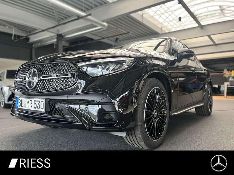 Metalliclack obsidianschwarz Gebraucht 2025 Mercedes GLC200 AMG SUV | 64.400 € - Bild 1/4