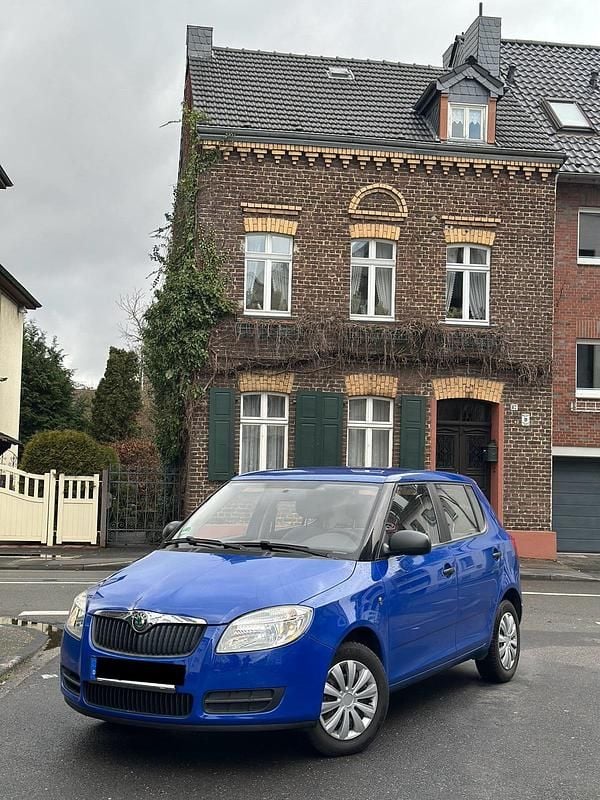 Gebraucht Skoda Fabia Cool Edition 60 PS (44 kW) 2010 Blau Limousine