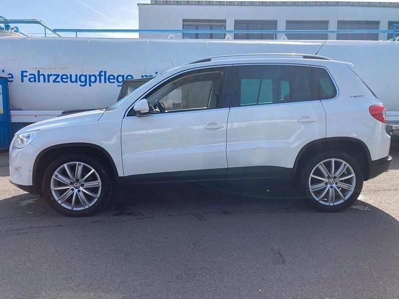 Gebraucht VW Tiguan 200 PS (147 kW) 2010 Weiß SUV