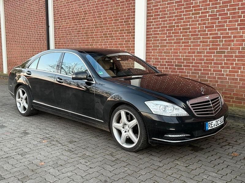Schwarz Gebraucht 2013 Mercedes S500 Limousine | 19.800 € (Superpreis) - Bild 1/4