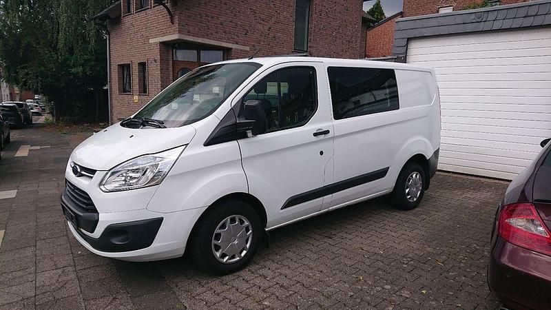 Weiß Gebraucht 2016 Ford Transit Custom Trend Van / Kleinbus | 12.850 € (Fairer Preis) - Bild 1/4