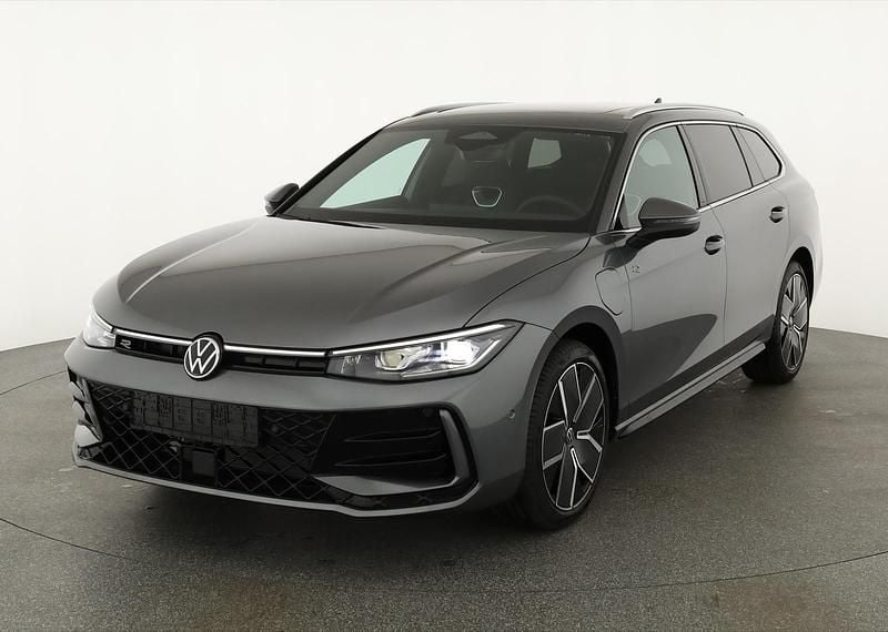 Diabas grau metallic Neu 2025 VW Passat R-line Kombi | 50.495 € (Fairer Preis) - Bild 1/4