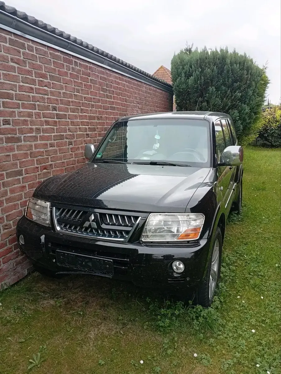 Gebraucht Mitsubishi Pajero Edition 160 PS (117 kW) 2003 Schwarz SUV