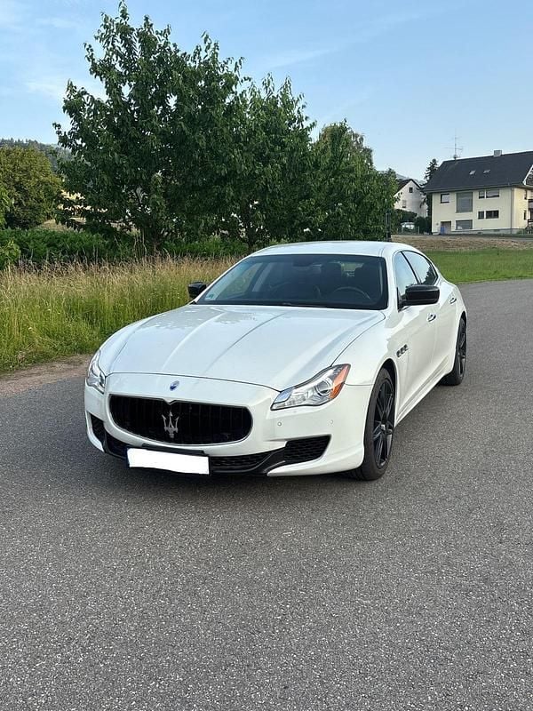 Weiß Gebraucht 2014 Maserati Quattroporte Limousine | 22.900 € (Fairer Preis) - Bild 1/4
