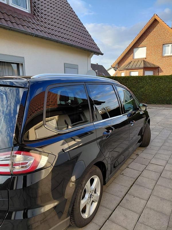 Gebraucht Ford Galaxy 150 PS (110 kW) 2019 Schwarz Van / Kleinbus