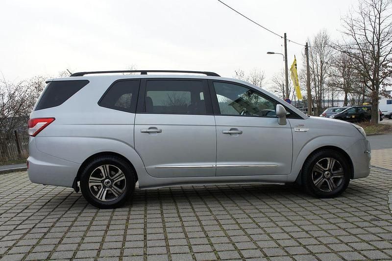 Usata SsangYong Rodius Sapphire 155 CV (114 kW) 2015 Argento Monovolume