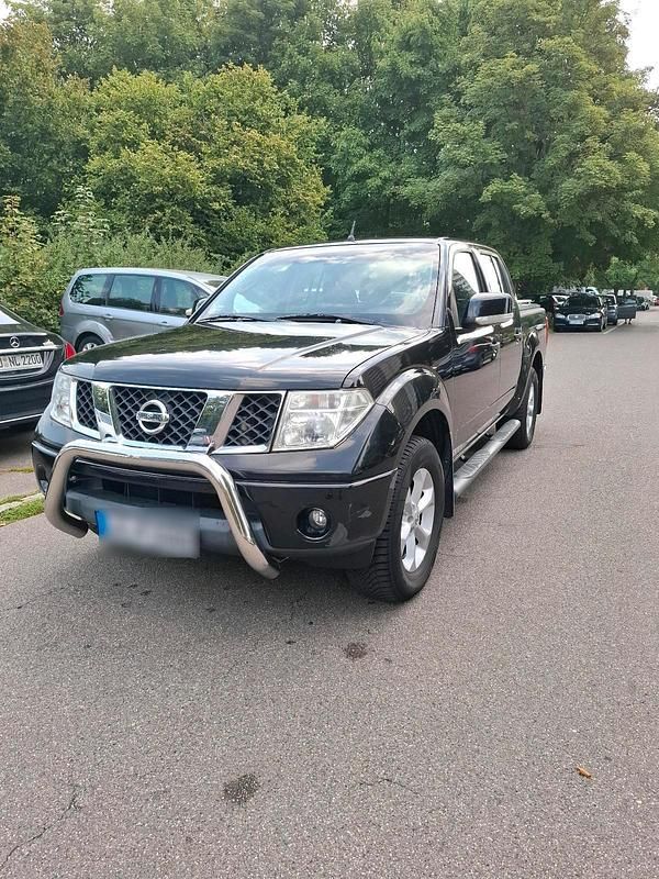 Schwarz Gebraucht 2010 Nissan Navara Abholung | 9.999 € (Guter Preis) - Bild 1/4