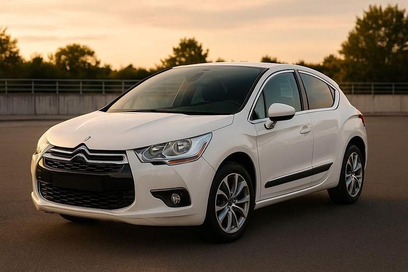 Weiß Gebraucht 2011 Citroën DS4 So Chic Kleinwagen | 9.900 € - Bild 1/1