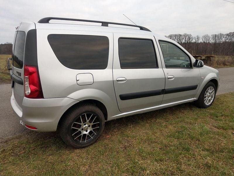 Gebraucht Dacia Logan MCV 105 PS (77 kW) 2010 Silber Kombi