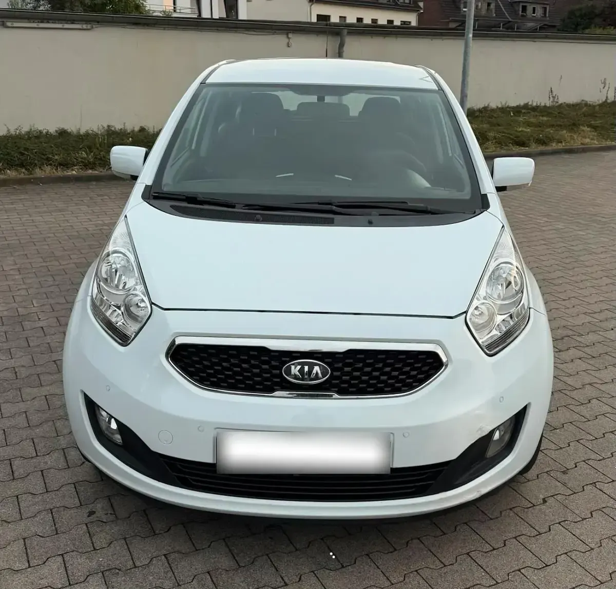 Gebraucht Kia Venga 90 PS (66 kW) 2012 Weiß Kleinwagen
