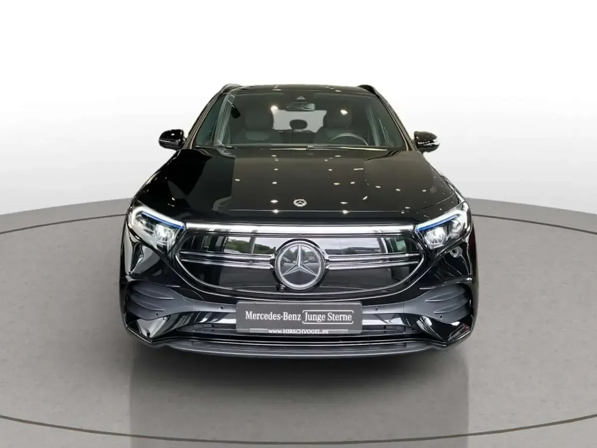 Gebraucht Mercedes EQA300 AMG line 167 kW (228 PS) 2024 Kosmosschwarz metallic SUV