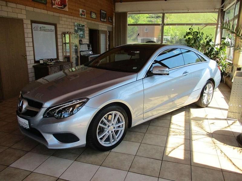 Gebraucht Mercedes E250 211 PS (155 kW) 2013 Diamantsilber  metalliclack Coupé